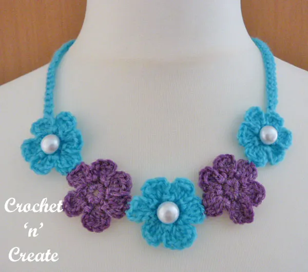 small flower necklace-600