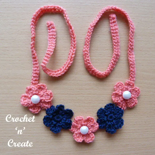 small flower necklace-600c