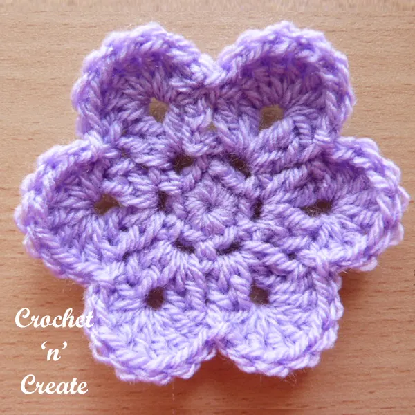 curved edge flower-6e