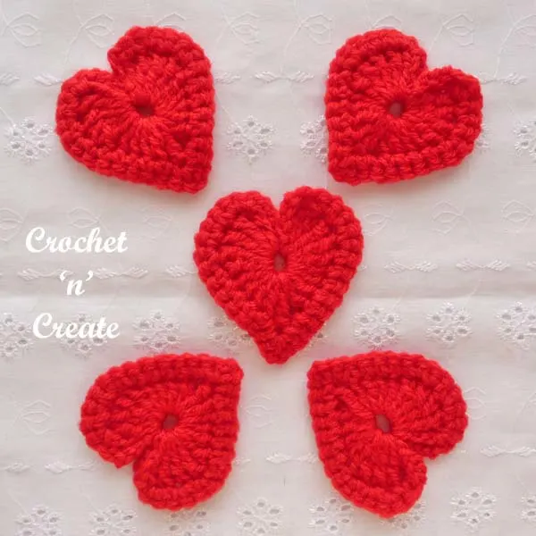 crochet pattern love heart motif