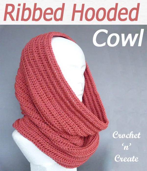 Stay warm and cosy with this free crochet cowl pattern, worked in a back loop rib effect on large hook it crochets up quickly. CLICK and scroll down the page for the pattern. | #crochetcowl #hoodedcowl #crochetscarf #scarf #crochet #howto #crochetpattern #freecrochetpattern #easypattern #freepattern #forbeginners #diy #crafts #crochetaddict #followforcrochet