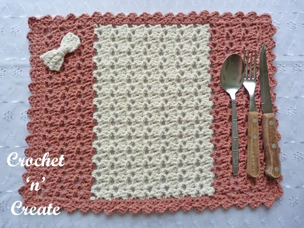 Crochet placemat-coaster set