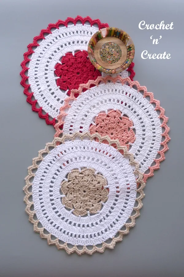 lacy scoops doily