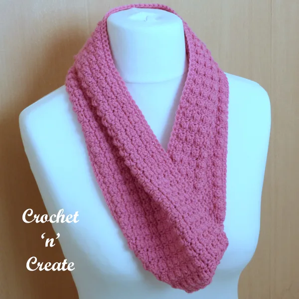 adult berry crochet cowl