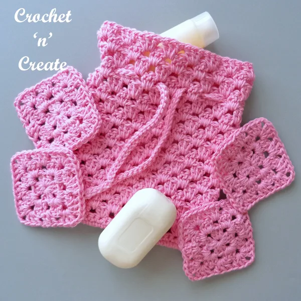 crochet wash bag and wipes3