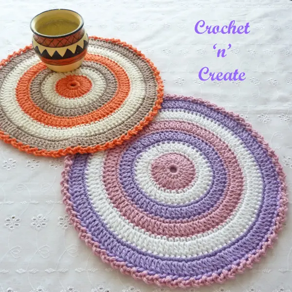 two coloured doilies