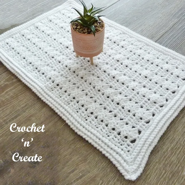 white table rug