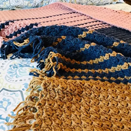 bulky geode blanket